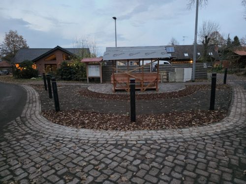 20251113 Bepflanzung Dorfplatz