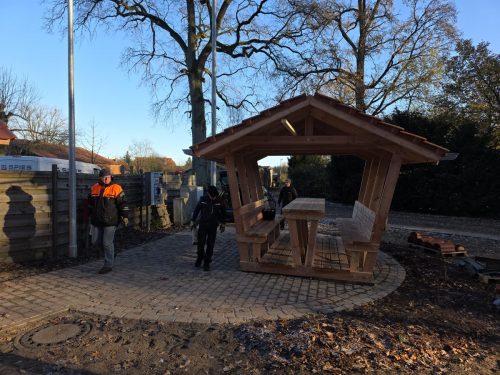 2025-11-22 Dacheindeckung Dorfplatz