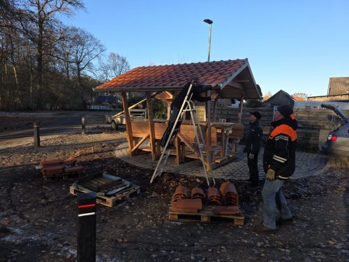 2025-11-22 Dacheindeckung Dorfplatz